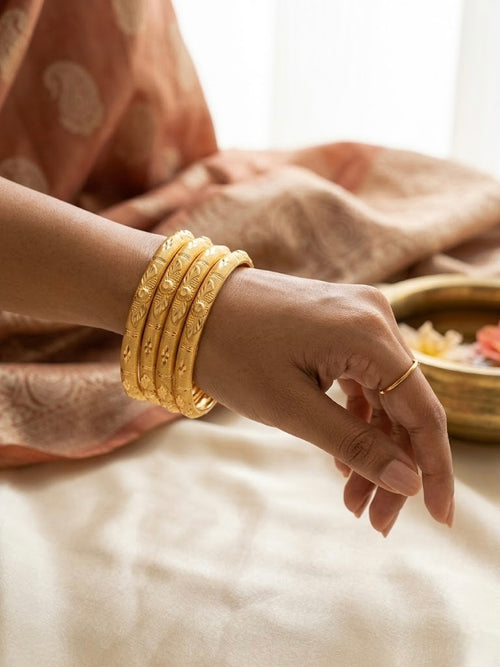 Anti-Tarnish Gold Finish Designer Bangles Set