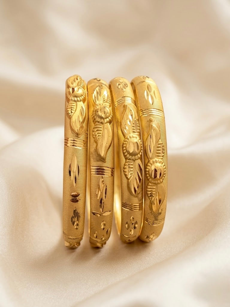 Anti-Tarnish Gold Finish Designer Bangles Set